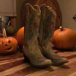 Coral vintage cowboy boots